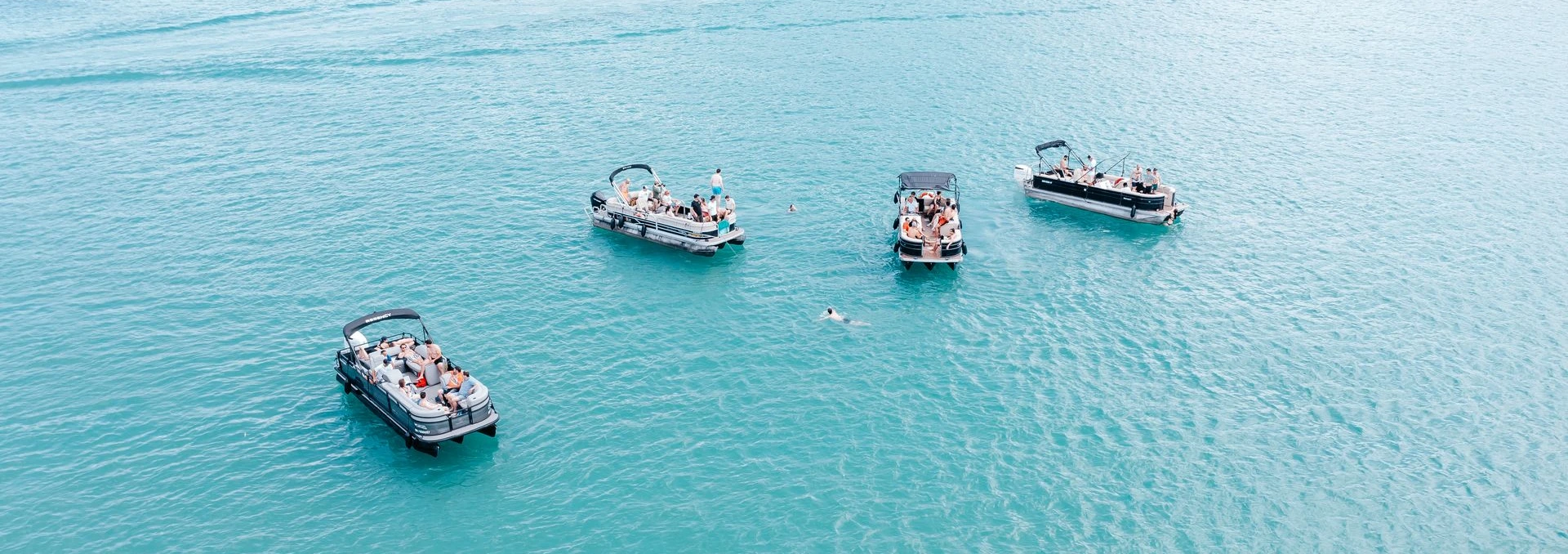 lounge boat experience