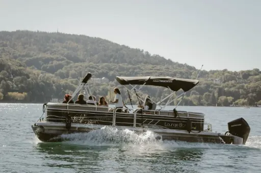Tour du Lac 1h de 6 à 12 personnes
